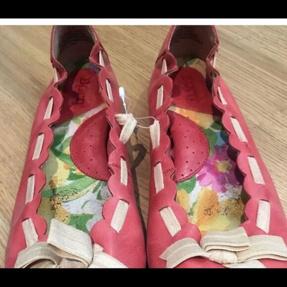 Born Concept Women's 9 Ballet Flats Pink With Gold Now Accent. - Picture 3 of 5